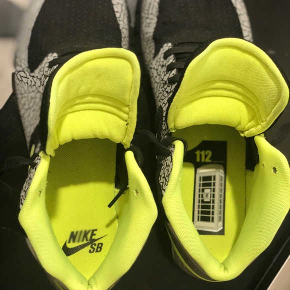 Shoes - Picture 4 of 4